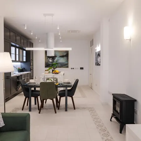 Brand New! Boutique Style Appartement