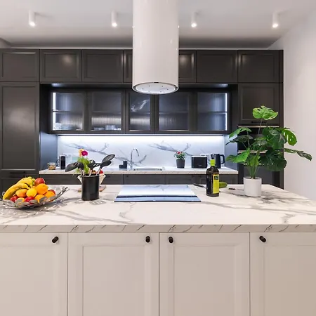 Apartment Brand New Boutique In The Heart Of *