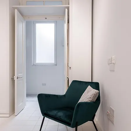 Apartment Brand New Boutique In The Heart Of
