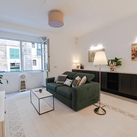 Apartment Brand New Boutique In The Heart Of *