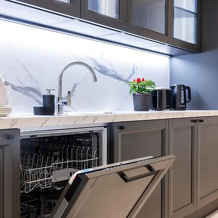 Brand New! Boutique Style