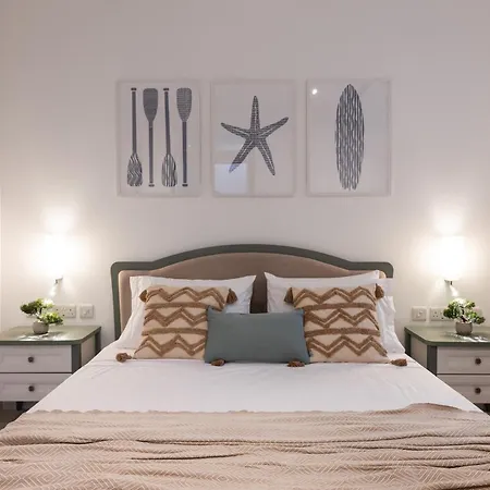 Brand New! Boutique Style *