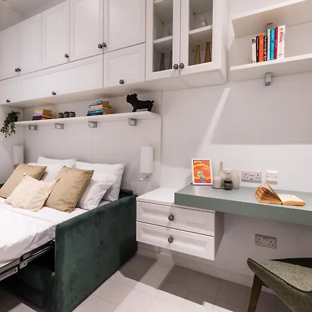 Brand New! Boutique Style *