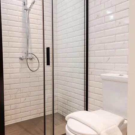 Brand New! Boutique Style * La Valeta