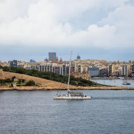 Brand New! Boutique Style Apartamento