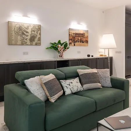 Brand New Boutique In The Heart Of *
