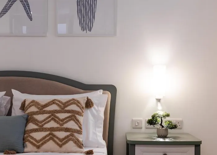 Brand New! Boutique Style *