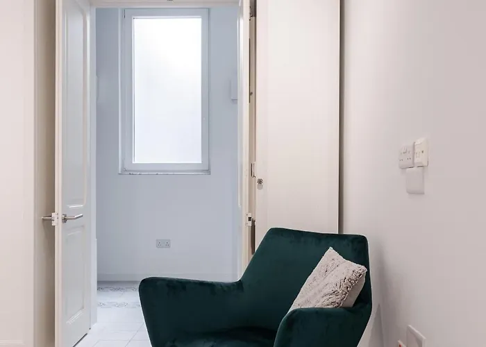 Apartment Brand New! Boutique Style