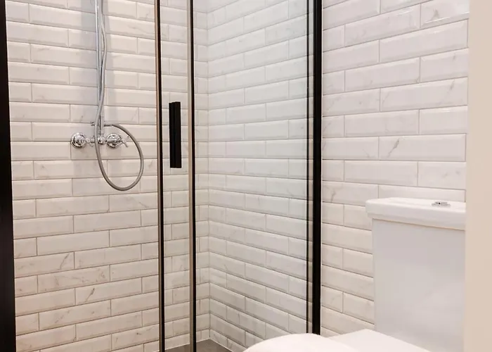 Brand New! Boutique Style * La Valeta