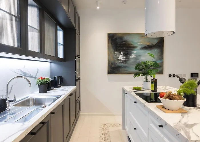 Brand New! Boutique Style *